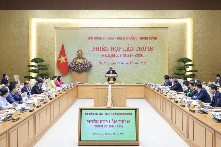 Thủ tướng Chính phủ Phạm Minh Chính, Chủ tịch Hội đồng Thi đua - Khen thưởng Trung ương chủ trì phiên họp lần thứ 16 của Hội đồng nhiệm kỳ 2021-2025 - Ảnh: VGP/Nhật Bắc