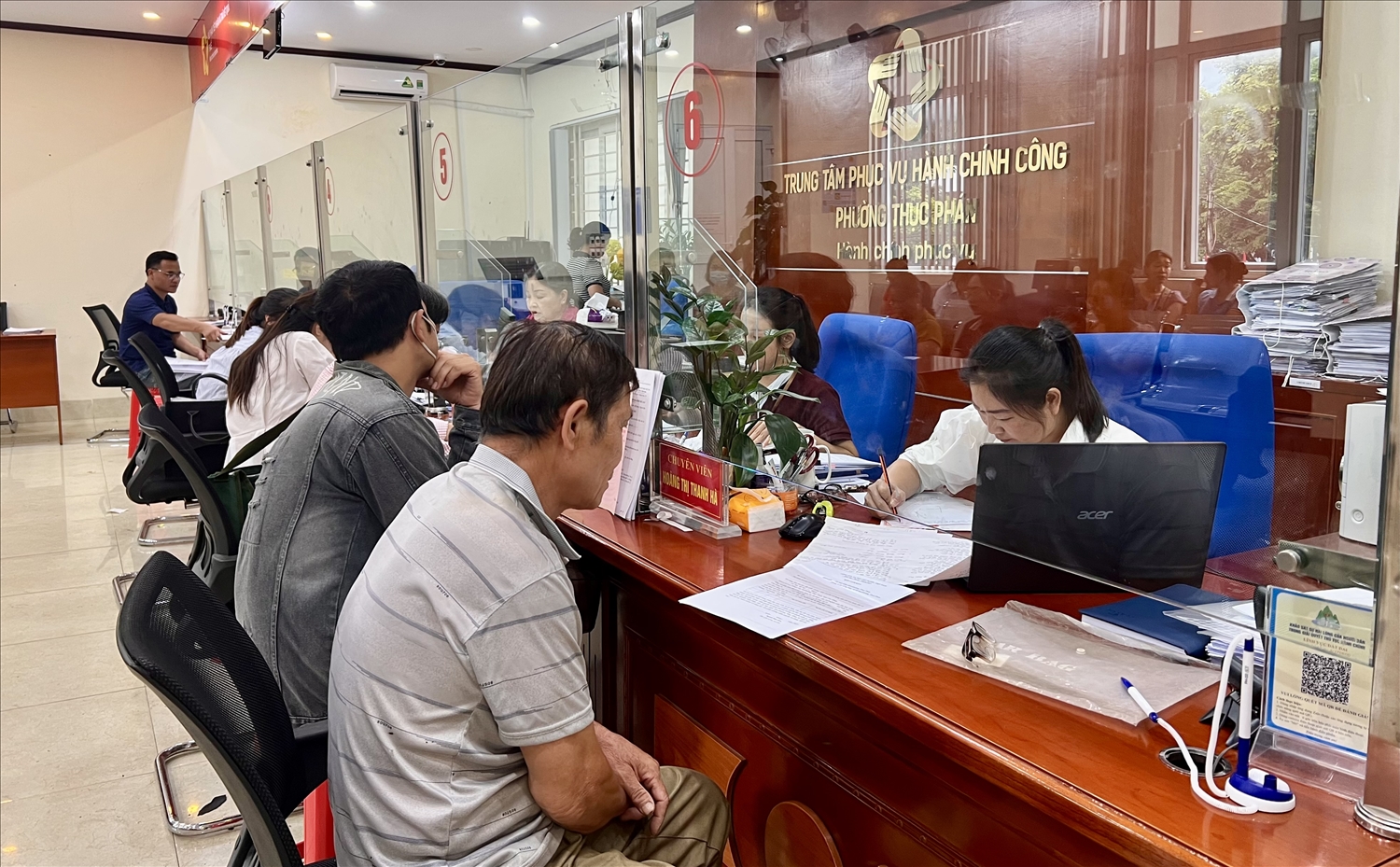 Sau gần 5 tháng vận hành chính quyền địa phương 2 cấp, tỷ lệ giải quyết hồ sơ đúng và trước thời hạn của 56 xã, phường tỉnh Cao Bằng đạt 99,56%.