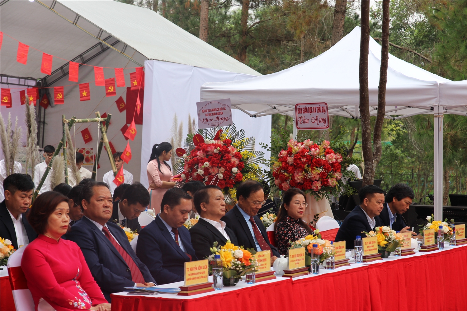 Các đại biểu tham dự buổi lễ kỷ niệm (ảnh Trọng Bảo)