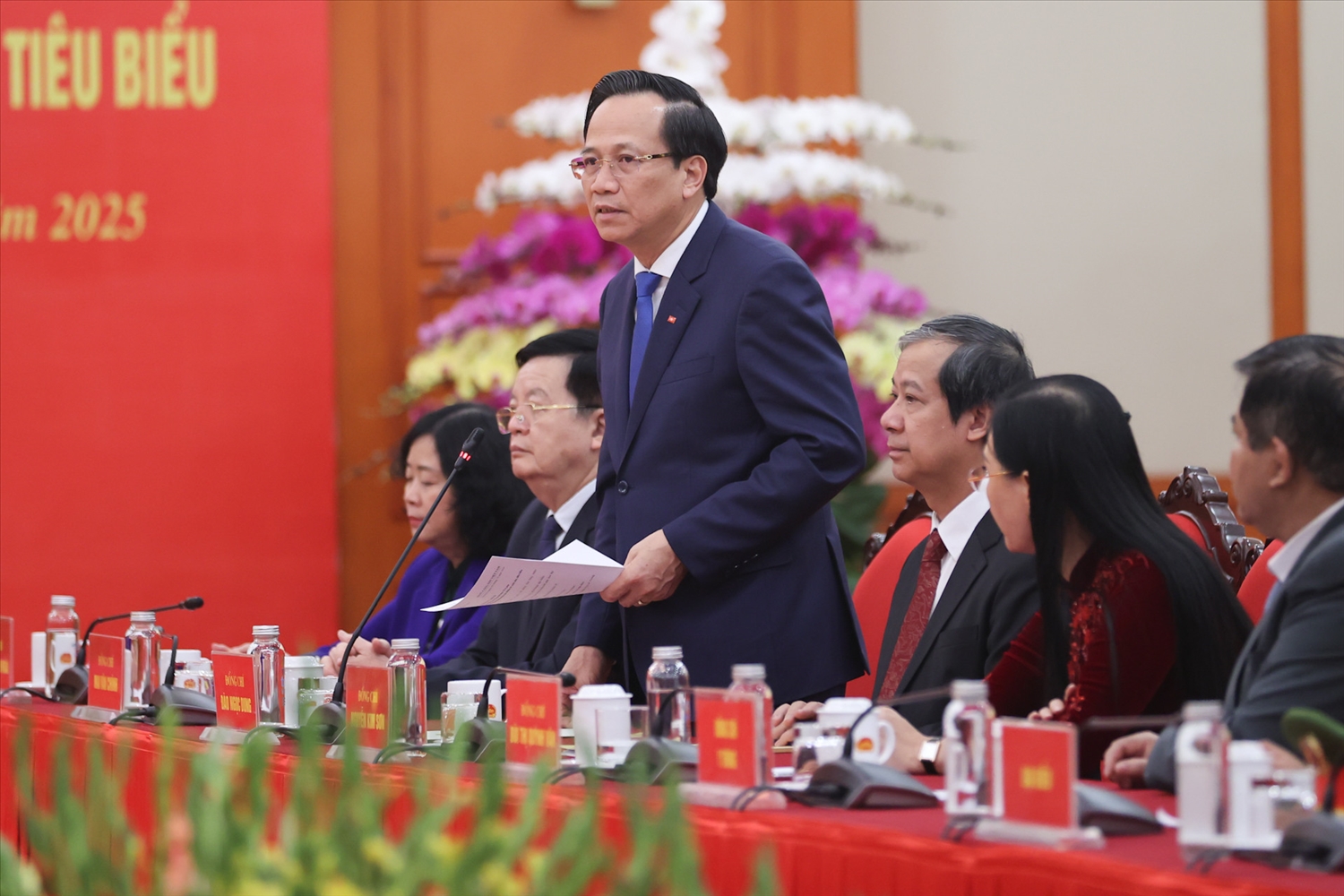 Bộ trưởng Bộ Dân tộc và Tôn giáo Đào Ngọc Dung phát biểu tại buổi gặp mặt. 