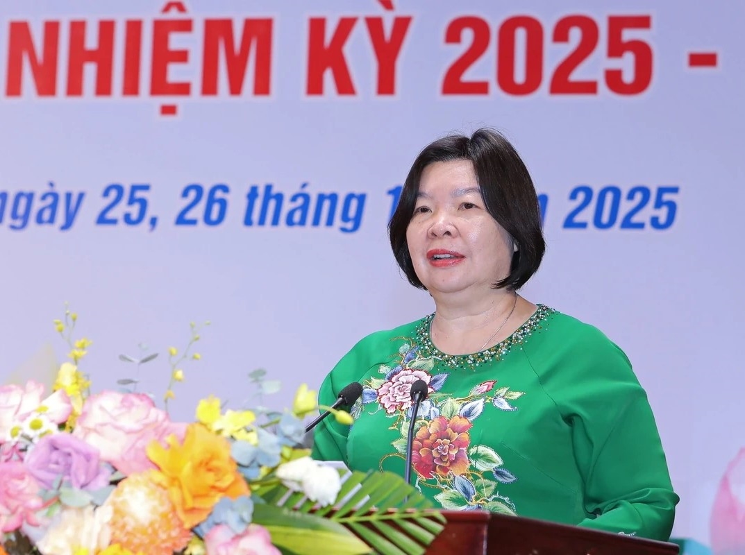 Bà Cao Xuân Thu Vân, Chủ tịch Liên minh HTX Việt Nam phát biểu chỉ đạo Đại hội. (ảnh Minh Hiếu)