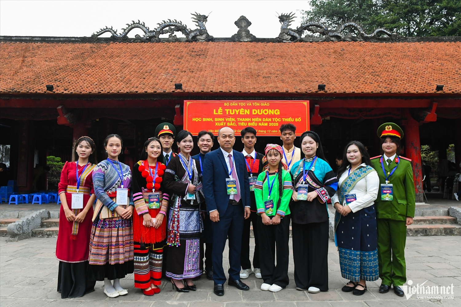 Đoàn học sinh, sinh viên, thanh niên DTTS xuất sắc, tiêu biểu ghi sổ vàng tại Văn Miếu 3