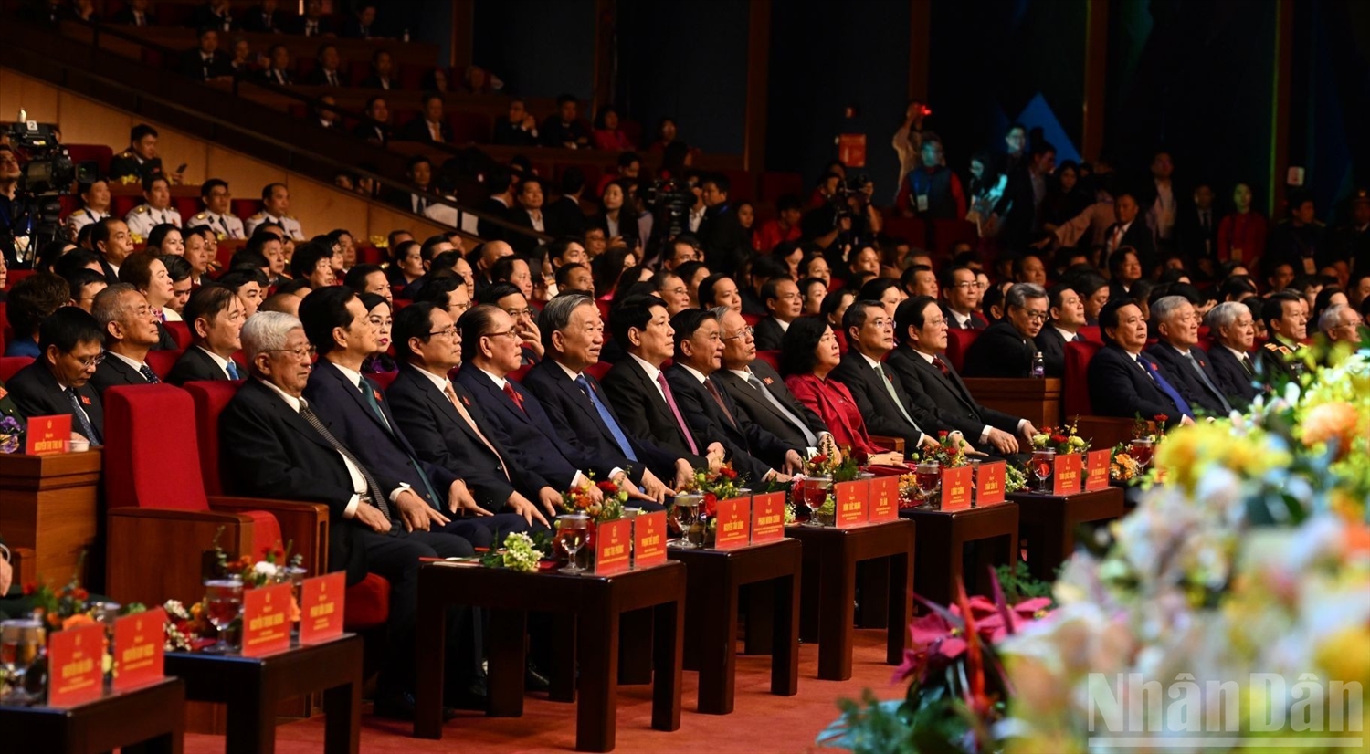 Các đồng chí lãnh đạo Đảng, Nhà nước tham dự Đại hội Thi đua yêu nước toàn quốc lần thứ XI.