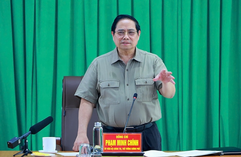 Thủ tướng Chính phủ Phạm Minh Chính thăm, động viên, kiểm tra sẵn sàng chiến đấu của các lực lượng vũ trang tại quần đảo Thổ Chu, đặc khu Thổ Châu, tỉnh An Giang - Ảnh: TTXVN