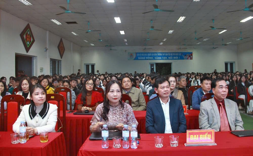 Các đại biểu tham dự hội thi.