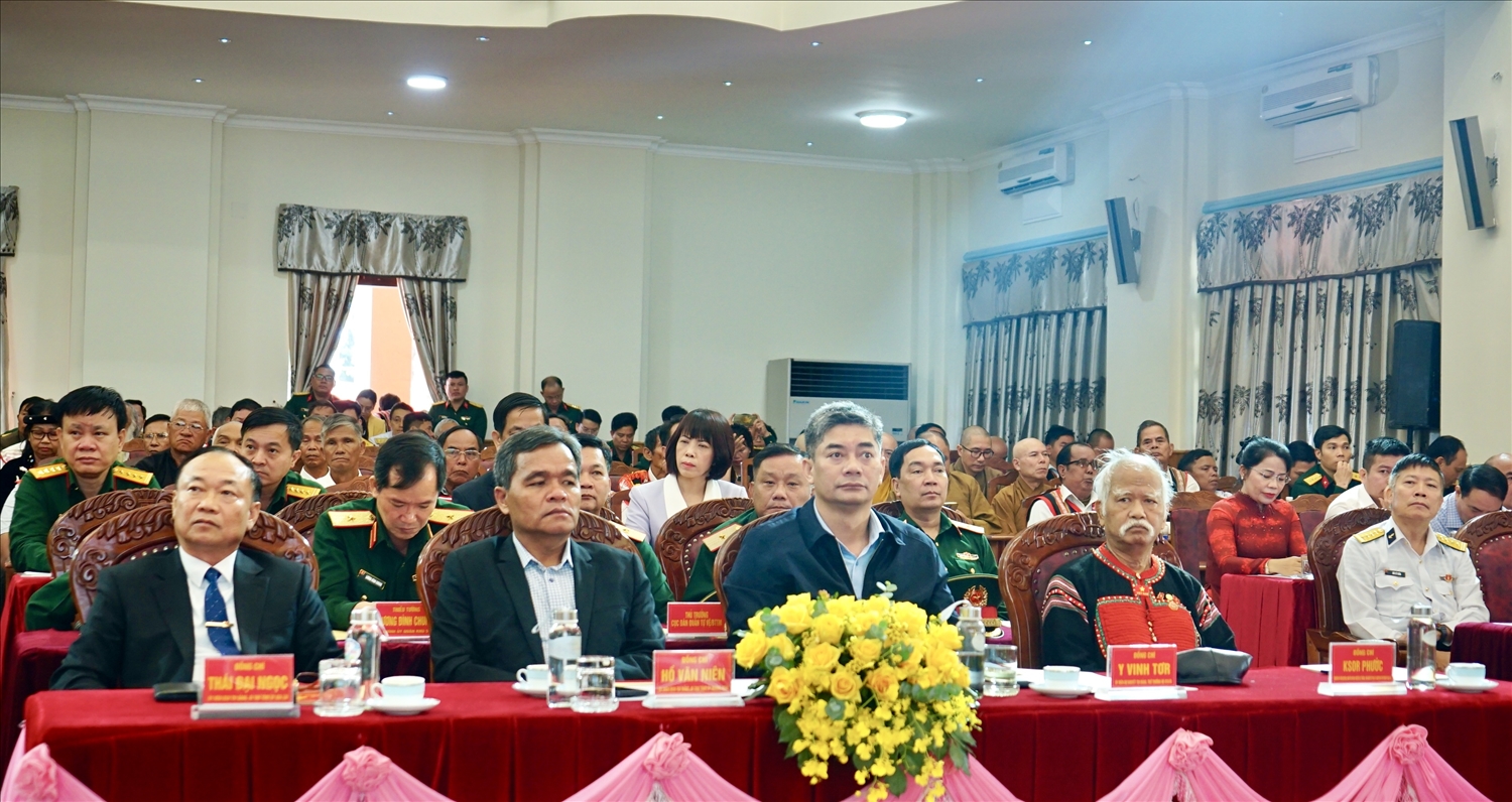 Các đại biểu tham dự buổi gặp mặt