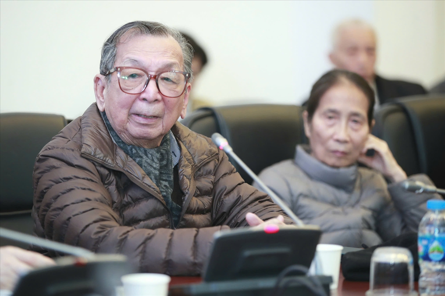 GS. Trần Lâm Biền phát biểu tại hội thảo