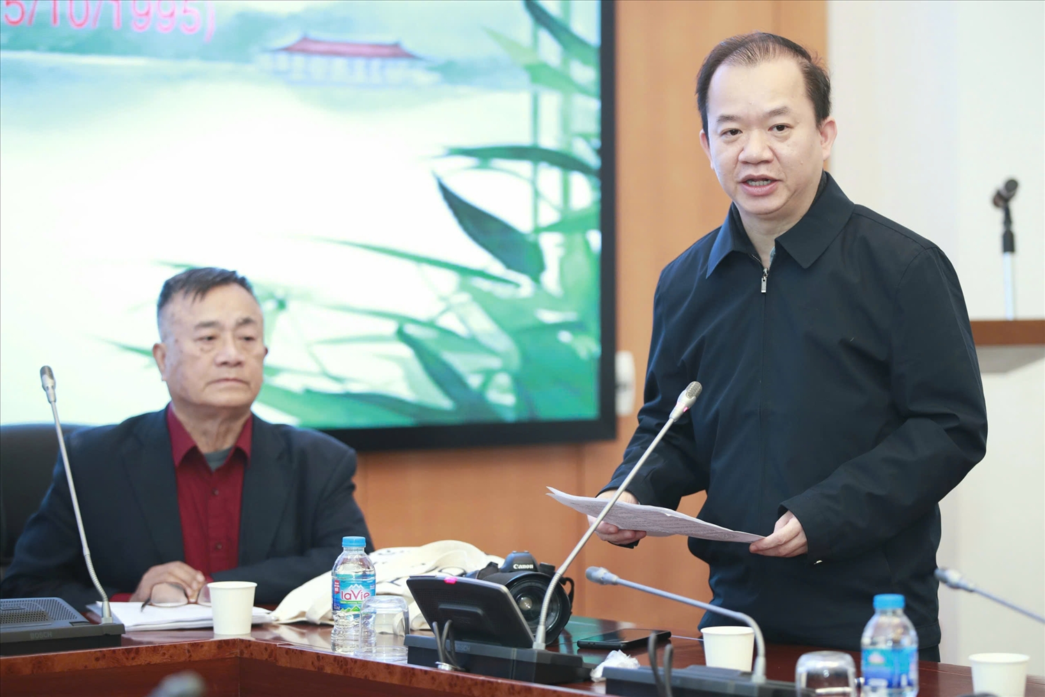 PGS.TS. Bùi Hoài Sơn, Ủy viên Thường trực Ủy ban Văn hóa, Giáo dục của Quốc hội phát biểu tại hội thảo