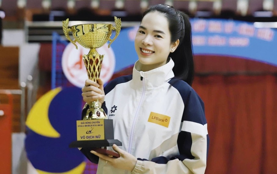Nhan sắc như thiên thần của VĐV cầm cờ cho đoàn Việt Nam tại SEA Games 33 1 VĐV Lê Thanh Thúy (Ảnh IT)
