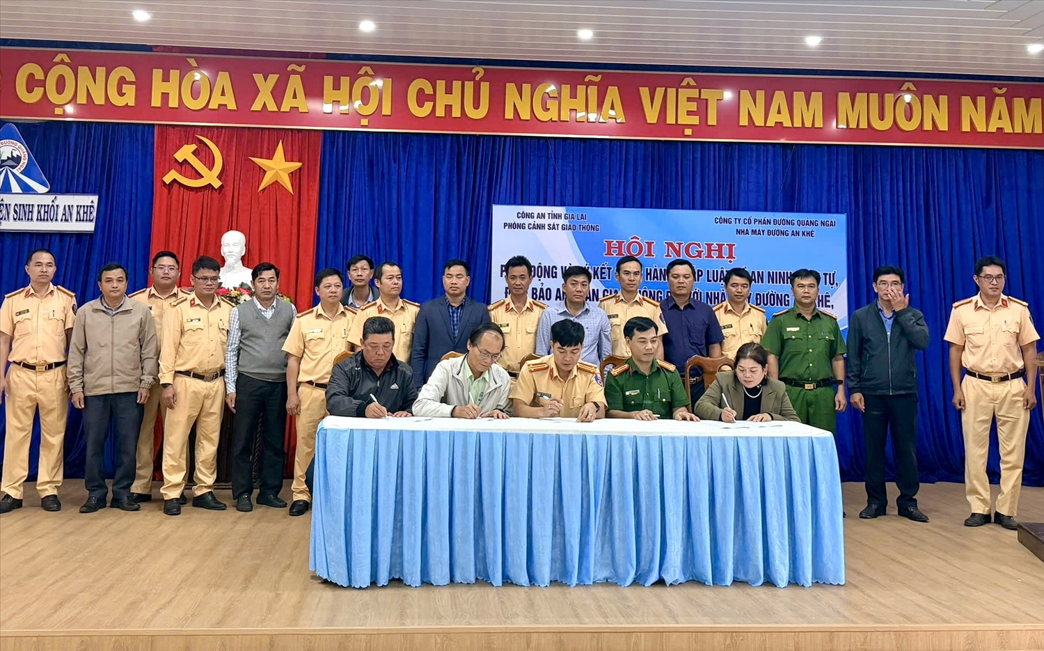 Phòng CSGT, Công an tỉnh Gia Lai ký kết quy chế phối hợp với Nhà máy đường An Khê