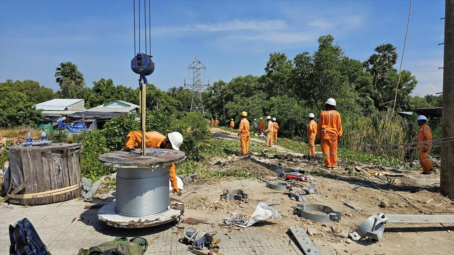 PCAG đang khẩn trương triển khai thi công đường dây tạm trên không từ Hà Tiên – Phú Quốc