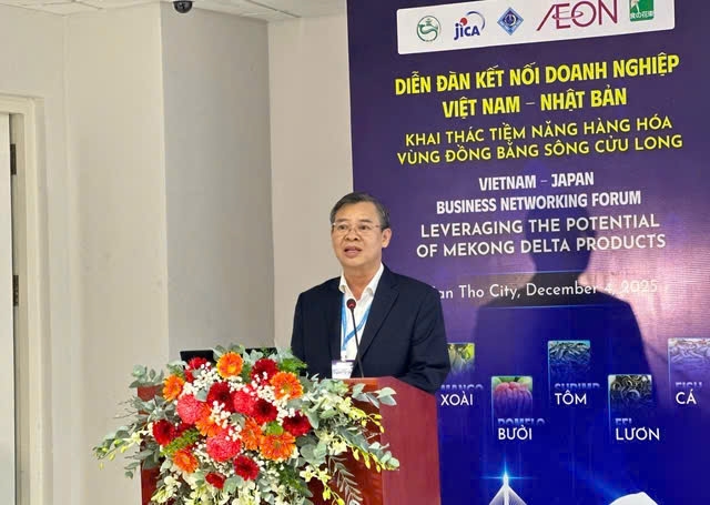 Ông Trương Cảnh Tuyên , Chủ tịch UBND TP. Cần Thơ phát biểu tại diễn đàn 