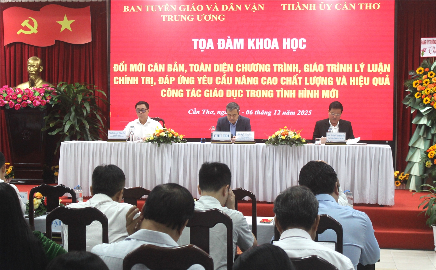 Quang cảnh buổi Tọa đàm