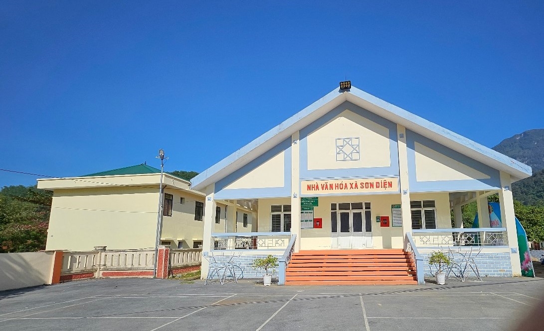 Nhà văn hóa khang trang được đầu tư xây dựng, trở thành điểm sinh hoạt cộng đồng tiêu biểu trong phong trào xây dựng nông thôn mới ở Thanh Hóa.(ảnh Quỳnh Trâm)