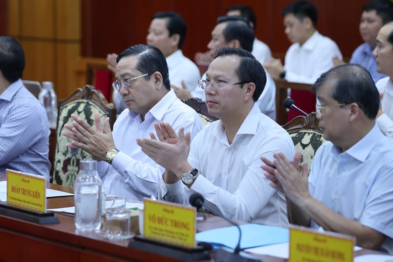 Các đại biểu tham dự cuộc làm việc - Ảnh: VGP/Nhật Bắc