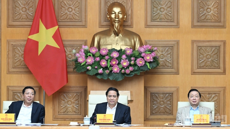 Thủ tướng Phạm Minh Chính yêu cầu các bộ, ngành, địa phương, cơ quan, đơn vị tập trung hoàn thành đúng tiến độ, chất lượng các công trình, dự án giao thông trọng điểm. (Ảnh: Trần Hải)