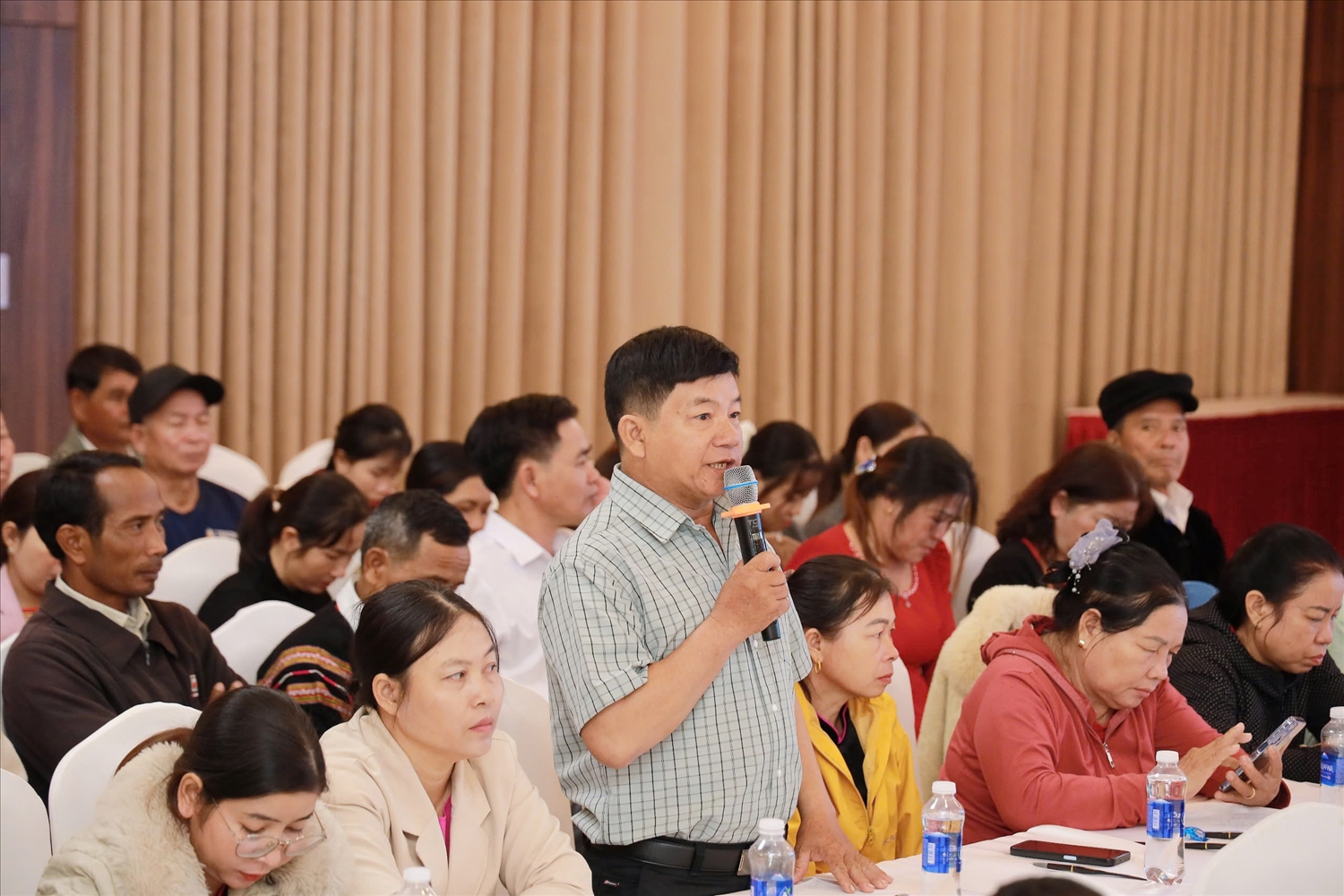 Đại biểu chia sẻ ý kiến tại hội thảo