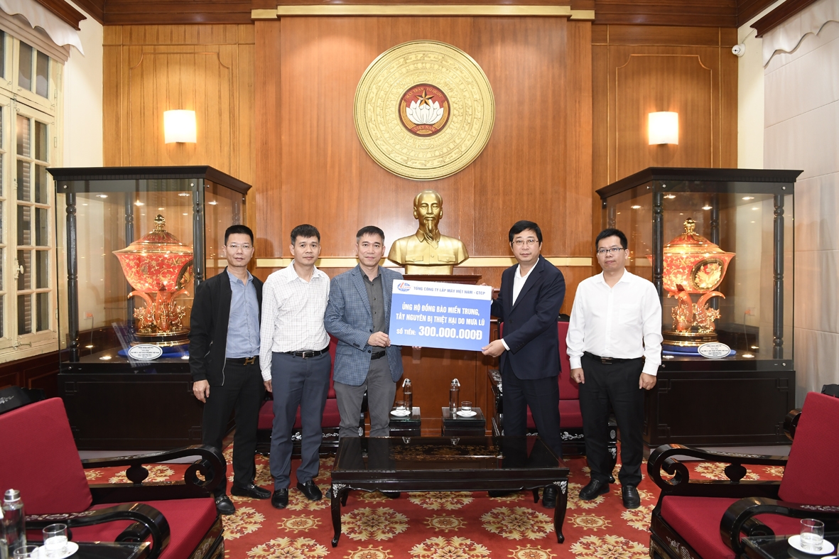 LILAMA trao kinh phí hỗ trợ cho đồng bào miền Trung, Tây Nguyên bị bão lũ