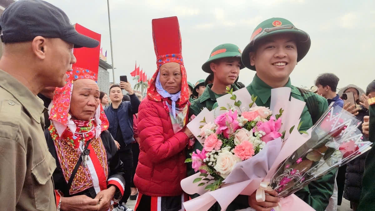 Nhiều thanh niên DTTS tỉnh Quảng Ninh tình nguyện lên đường nhập ngũ