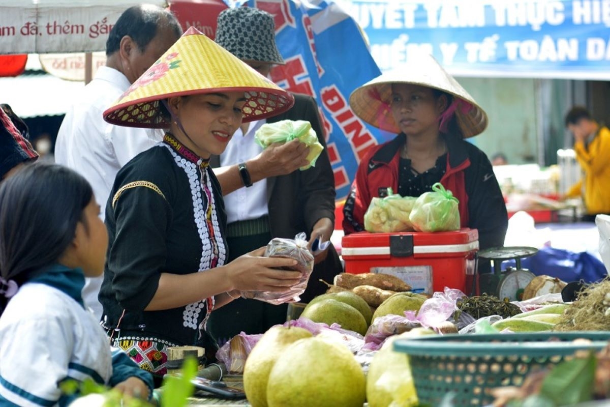 Giao thông đi lại thuận tiện, góp phần giúp việc giao thương, buôn bán của đồng bào Bru Vân Kiều ở thôn Xóm Mới, xã Vĩnh Ô, huyện Vĩnh Linh, tỉnh Quảng Trị ngày một phát triển