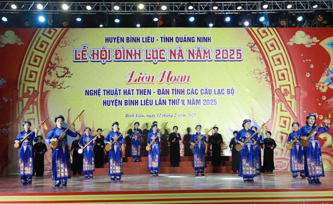 Liên hoan hát Then - đàn tính nằm trong hoạt động Lễ hội Đình Lục Nà