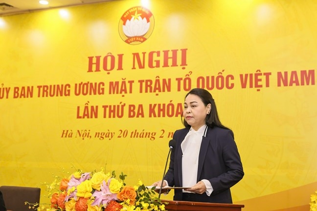 Phó Chủ tịch - Tổng Thư ký Ủy ban Trung ương MTTQ Việt Nam Nguyễn Thị Thu Hà phát biểu tại Hội nghị