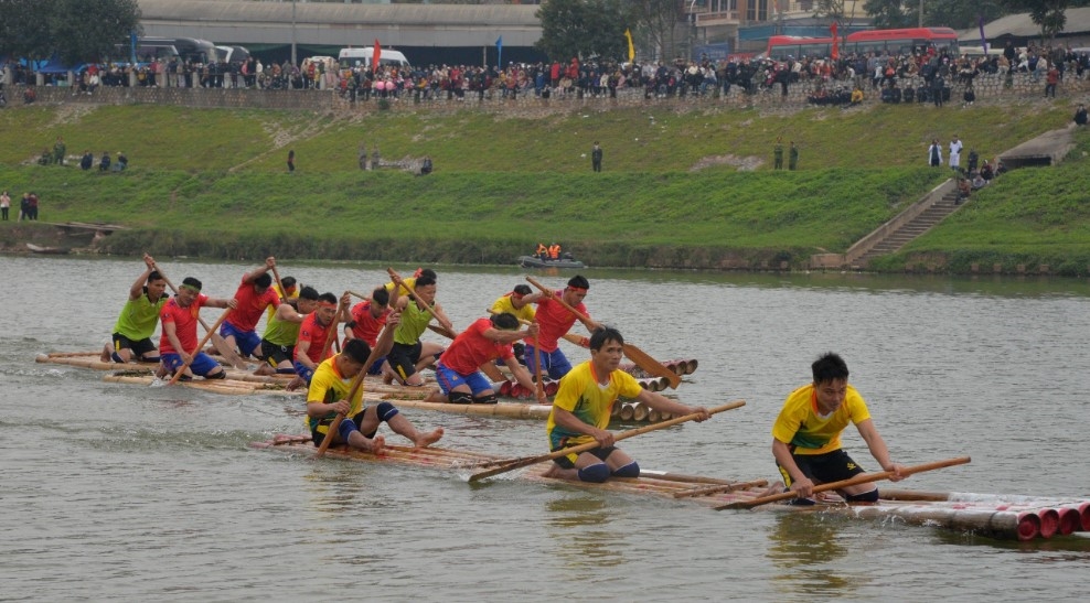 Quyết liệt trên đường đua