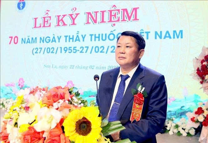 Phó Bí thư Thường trực Tỉnh ủy Sơn La Lò Minh Hùng phát biểu tại lễ kỷ niệm. Ảnh: Quang Quyết (TTXVN)