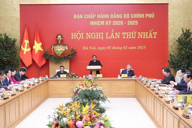 Thủ tướng Phạm Minh Chính, Bí thư Đảng uỷ Chính phủ chủ trì Hội nghị lần thứ nhất Ban Chấp hành Đảng bộ Chính phủ nhiệm kỳ 2020-2025 - Ảnh: VGP/Nhật Bắc