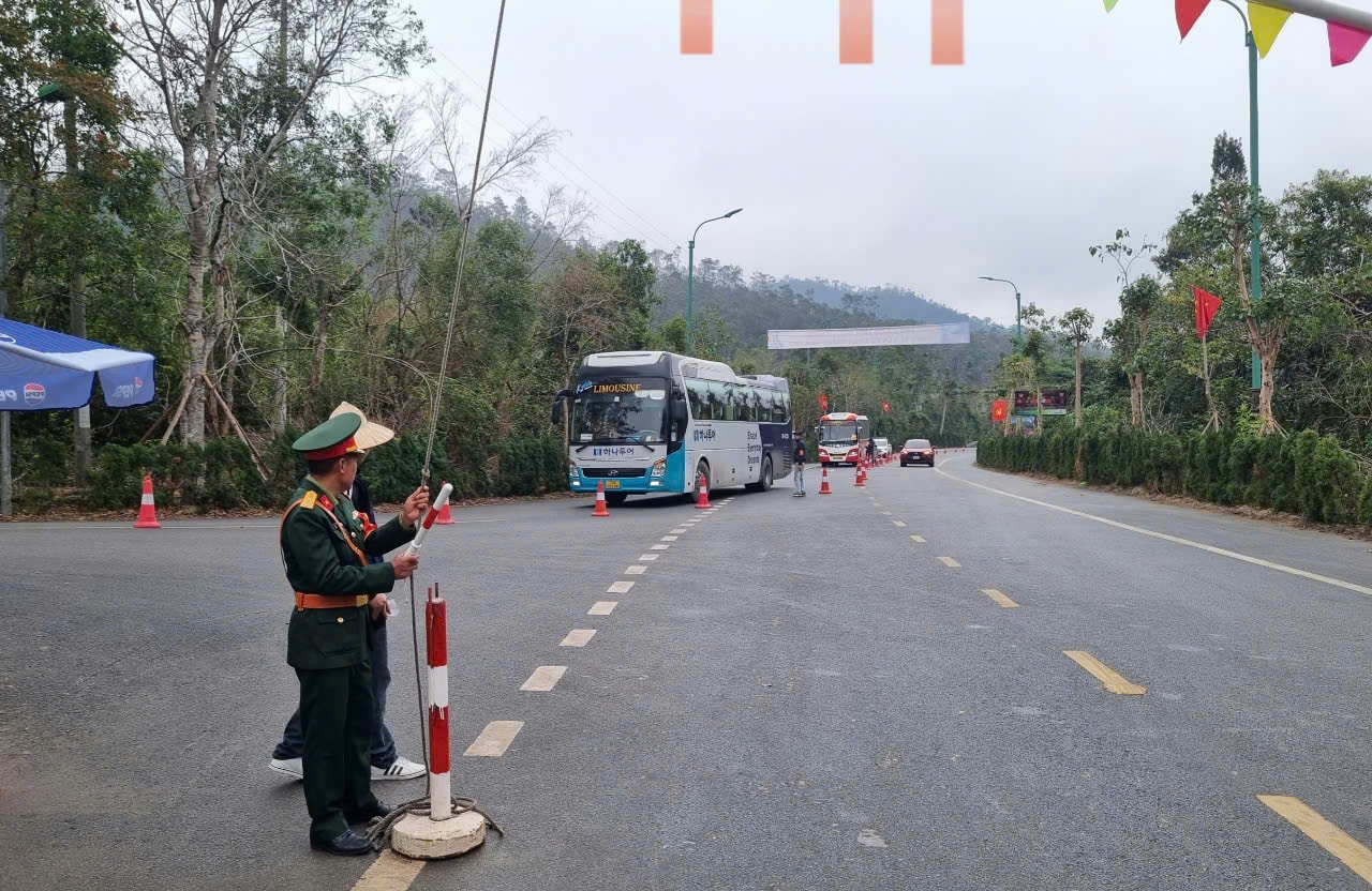 Công tác chuẩn bị đón tiếp đại biểu, người dân, du khách về chiêm bái, du xuân cũng đã được các đơn vị chuẩn bị sẵn sàng, chu đáo