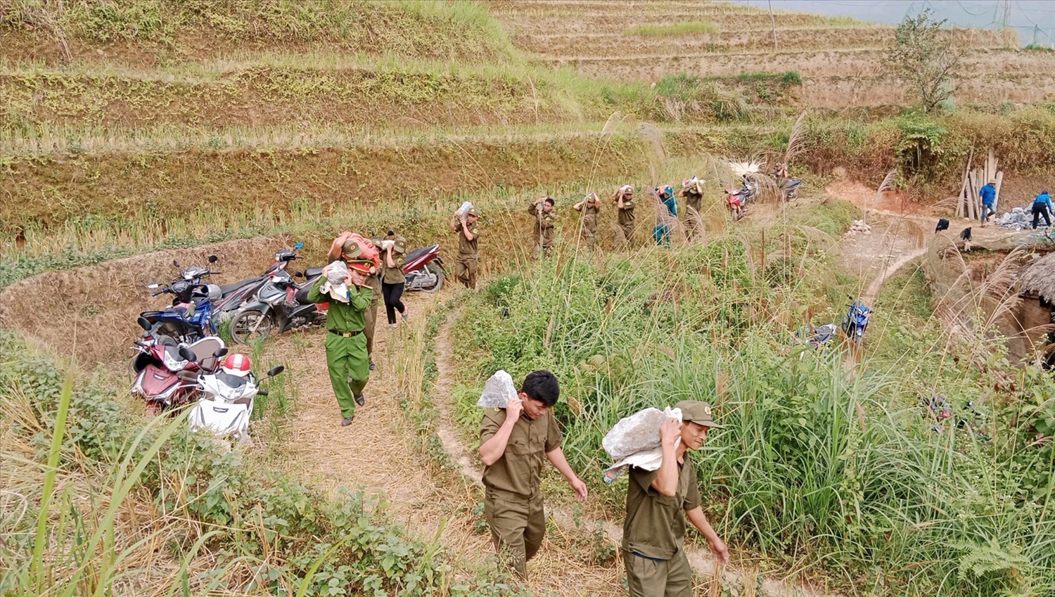 Vị Xuyên kêu gọi các nguồn lực xã hội hóa từ các đơn vị Doanh nghiệp ủng hộ thực hiện xóa nhà tạm, nhà dột nát trên địa bàn huyện. 