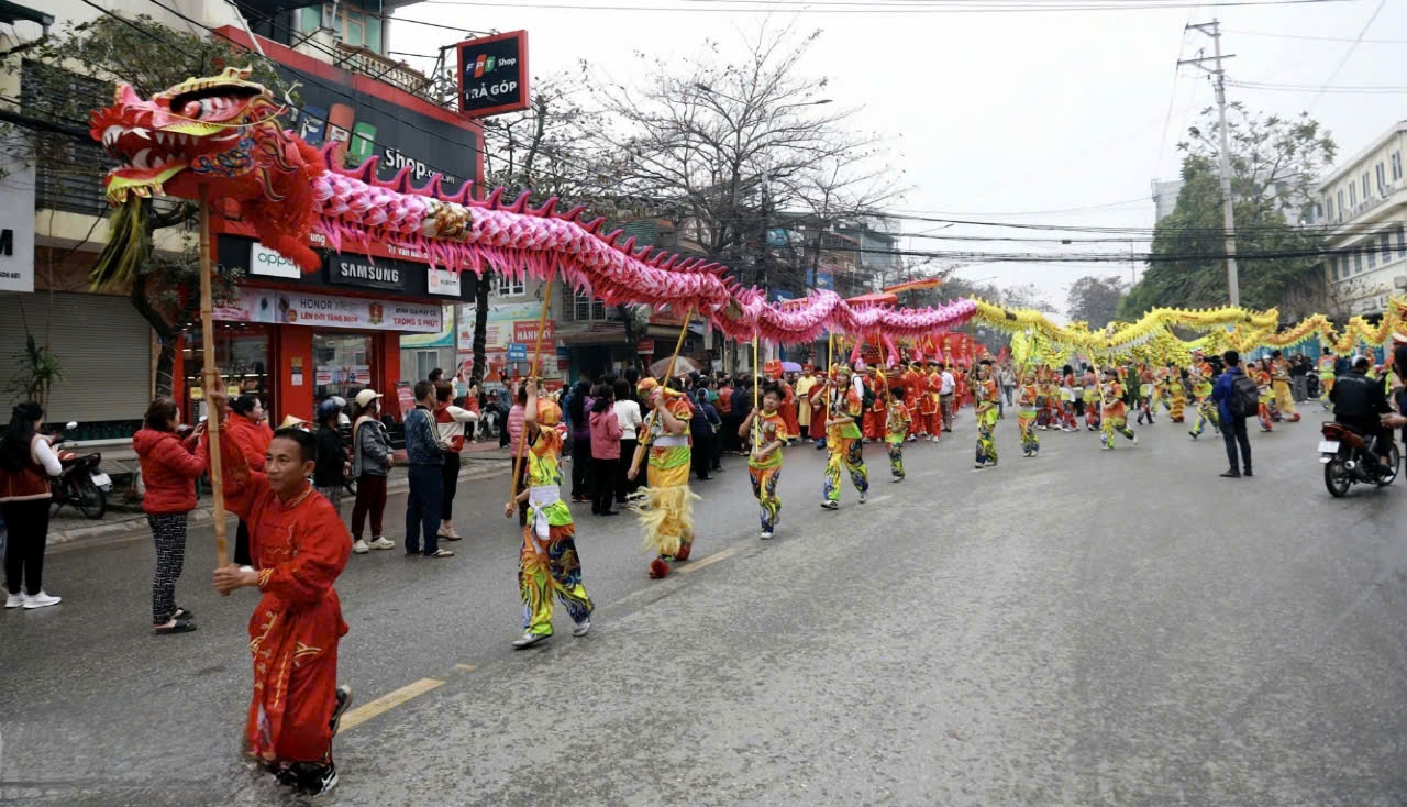 Hàng vạn du khách tham gia Lễ hội rước Mẫu tại Tuyên Quang