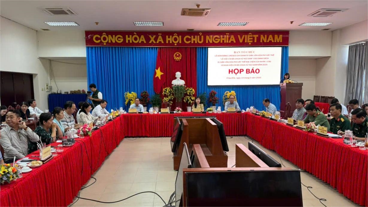 UBND tỉnh An Giang tổ chức họp báo thông tin về việc tổ chức Lễ đón bằng UNESCO ghi danh Di sản Văn hóa phi vật thể Lễ hội Vía Bà Chúa Xứ núi Sam 