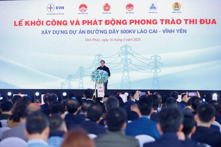 Thủ tướng Phạm Minh Chính dự lễ khởi công và phát động phong trào thi đua xây dựng dự án đường dây tải điện 500 kV Lào Cai - Vĩnh Yên - Ảnh: VGP/Nhật Bắc