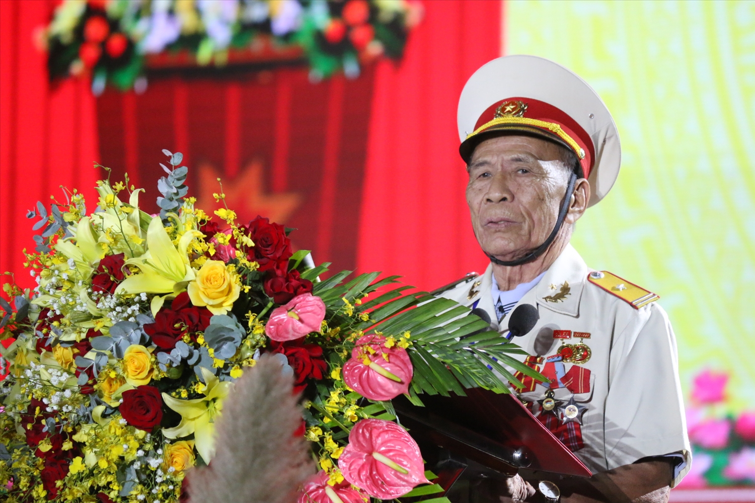 Ông Nguyễn Trung Quế, người trực tiếp tham gia chiến dịch Tây Nguyên và giải phóng tỉnh Kon Tum chia sẻ ký ức của những ngày tháng đấu tranh gian khổ, hào hùng 