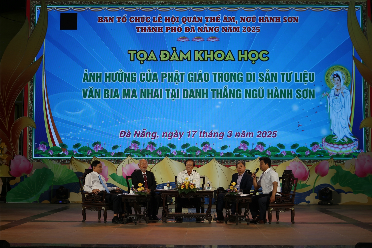 Lãnh đạo Sở Văn hóa Thể thao thành phố Đà Nẵng cùng các nhà khoa học tại buổi Toạ đàm