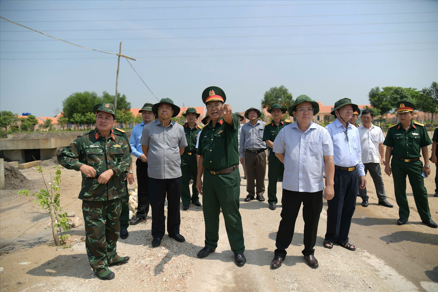 Bí thư Tỉnh ủy Kiên Giang Nguyễn Tiến Hải đến thăm, kiểm tra tại Tiểu đoàn 207 và Trung đoàn 893