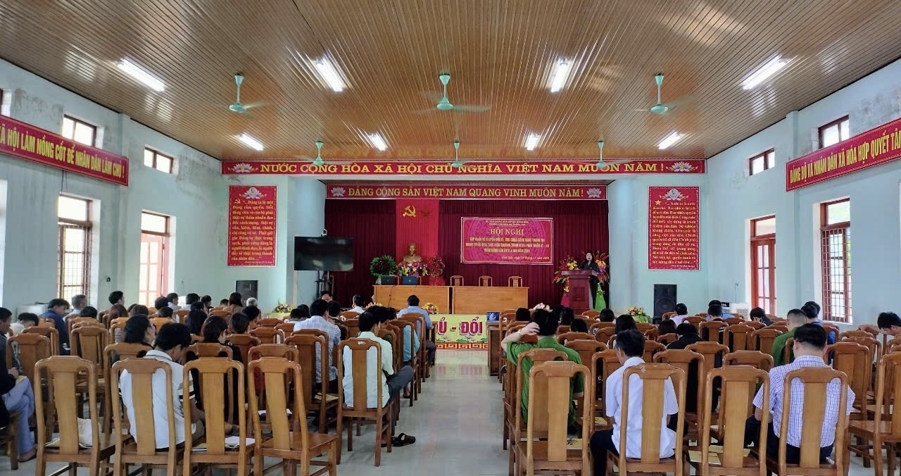 Cập nhật thông tin, nâng cao kỹ năng truyền thông số cho già làng, trưởng bản, người có uy tín