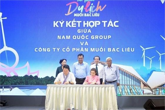 Ký hết hợp tác giữa các doanh nghiệp sản xuất, tiêu thu liên quan quan đế nghề làm muối