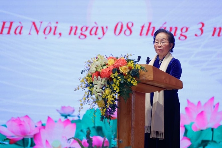 GS.TS Nguyễn Thị Doan, nguyên Phó Chủ tịch nước, Chủ tịch Hội Khuyến học Việt Nam, Chủ tịch Ủy ban Giải thưởng Kovalevskaia Việt Nam phát biểu tại buổi lễ 