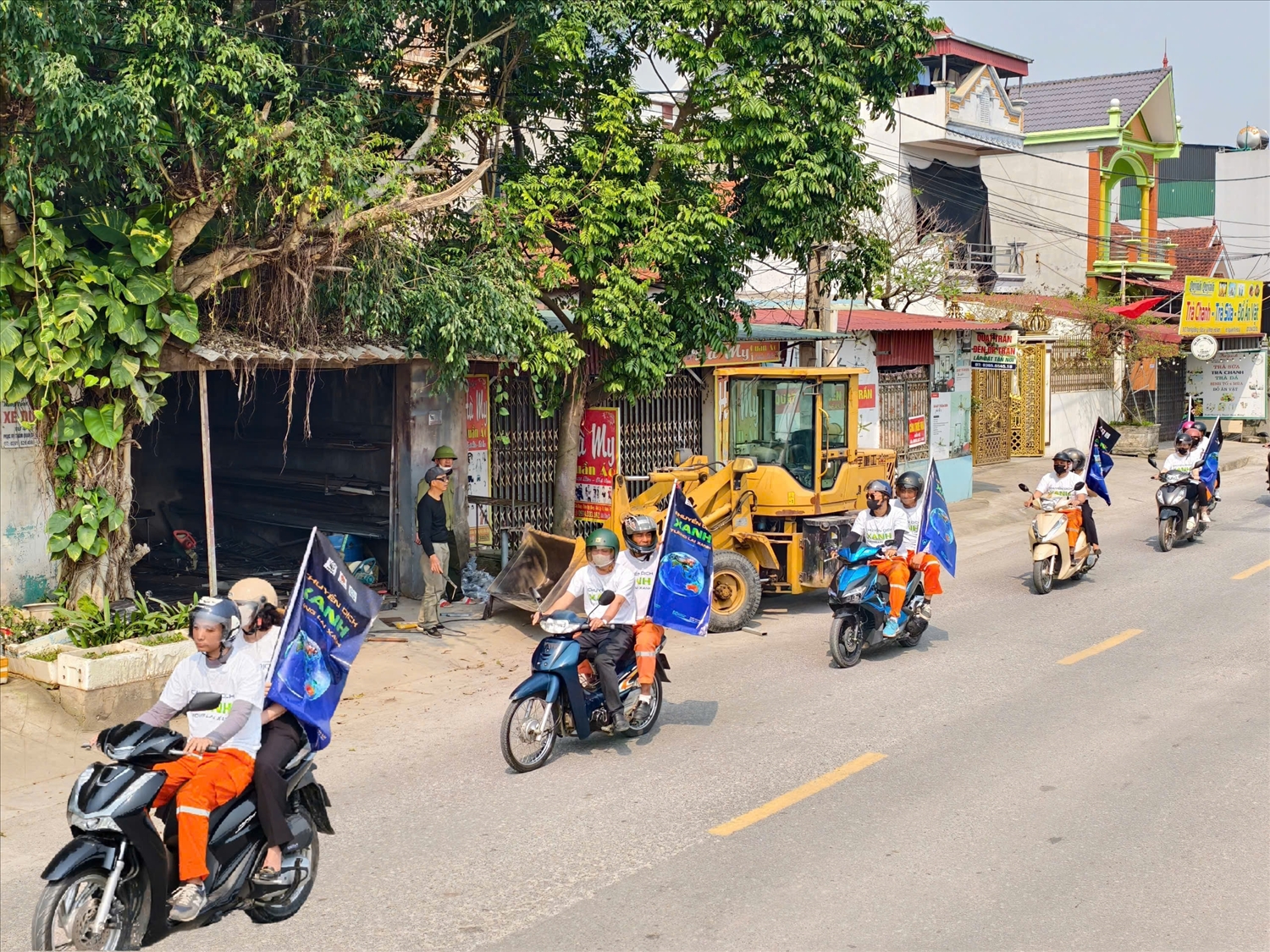CBCNV Điện lực Lý Nhân diễu hành tuyên truyền thông điệp Giờ Trái đất năm 2025