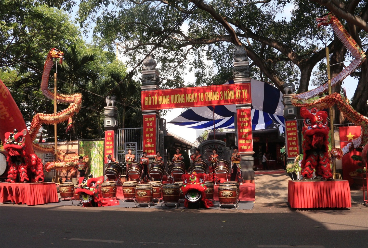 Đình Lạc Giao ở giữa trung tâm Tp.Buôn Ma Thuột