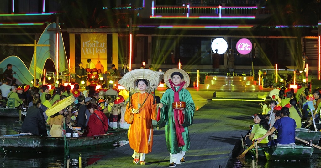 Chương trình “Gấm Vóc Hoa Lư”, nhằm lan tỏa hình ảnh cổ phục Việt Nam tới đông đảo nhân dân và du khách