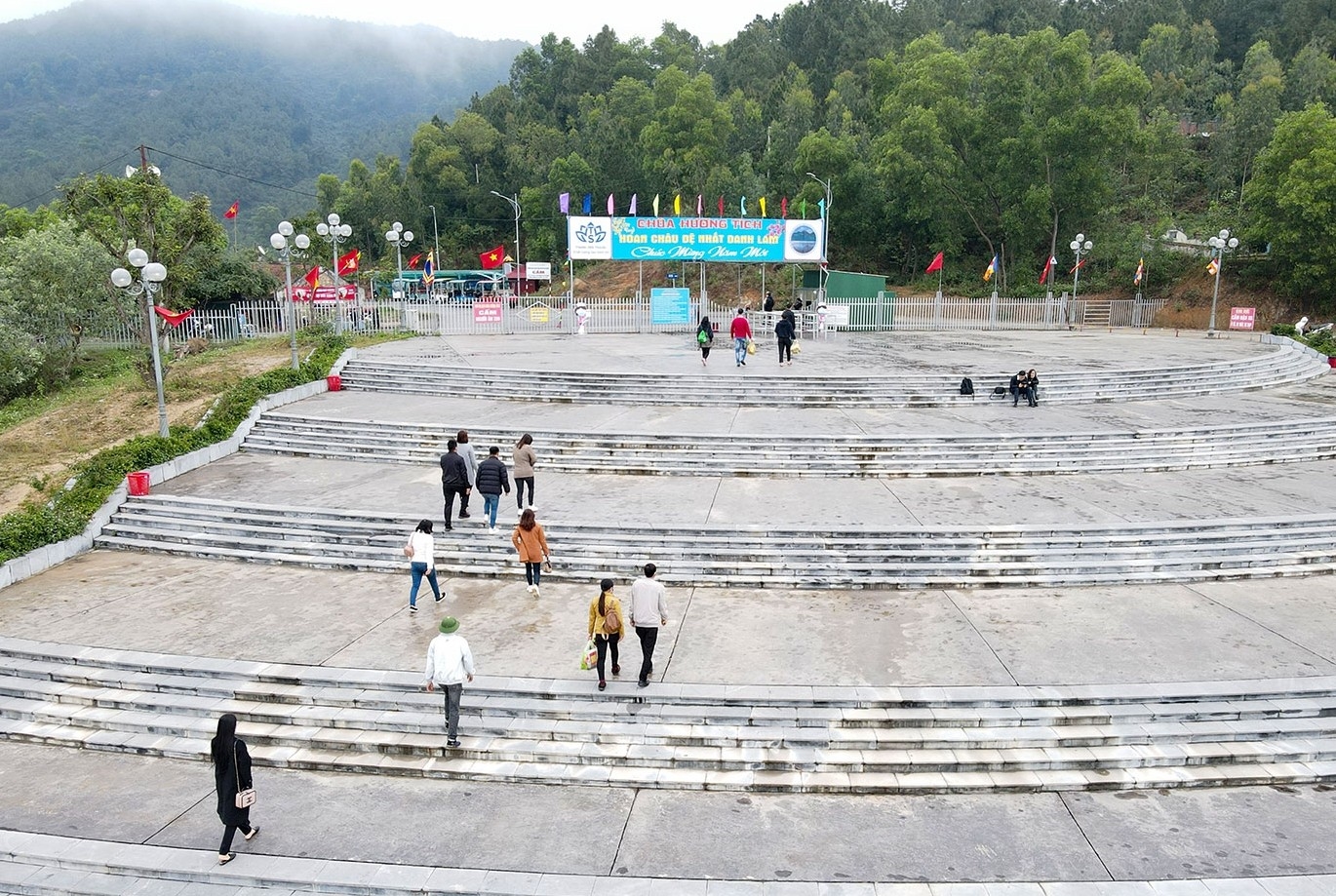 Trẩy hội chùa Hương Tích