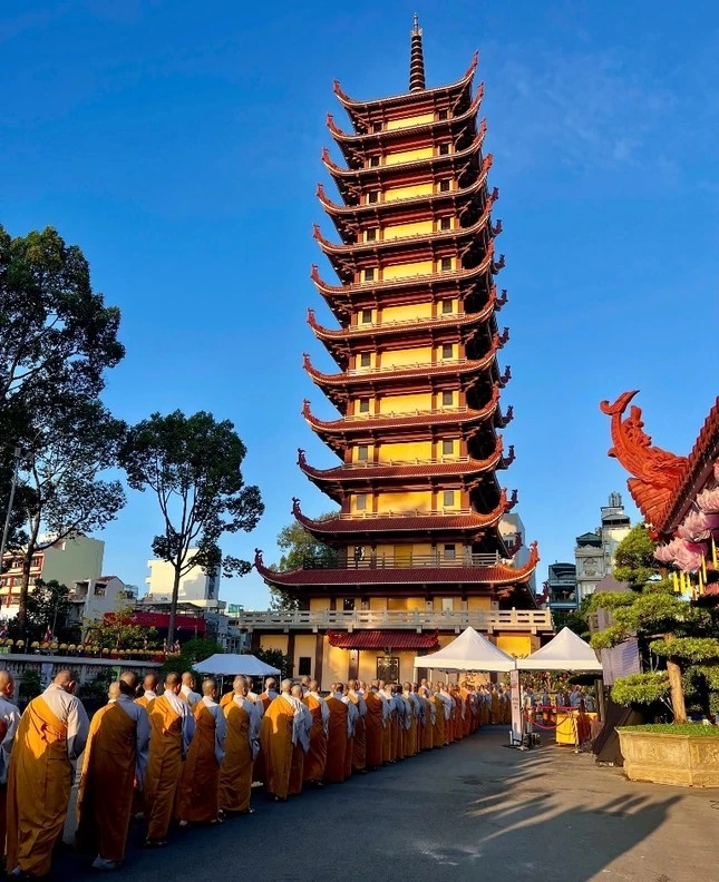 Tháp Đa Bảo là nơi Xá lợi Trái tim Bồ tát Thích Quảng Đức được tôn trí. (Ảnh: Báo Giác Ngộ)