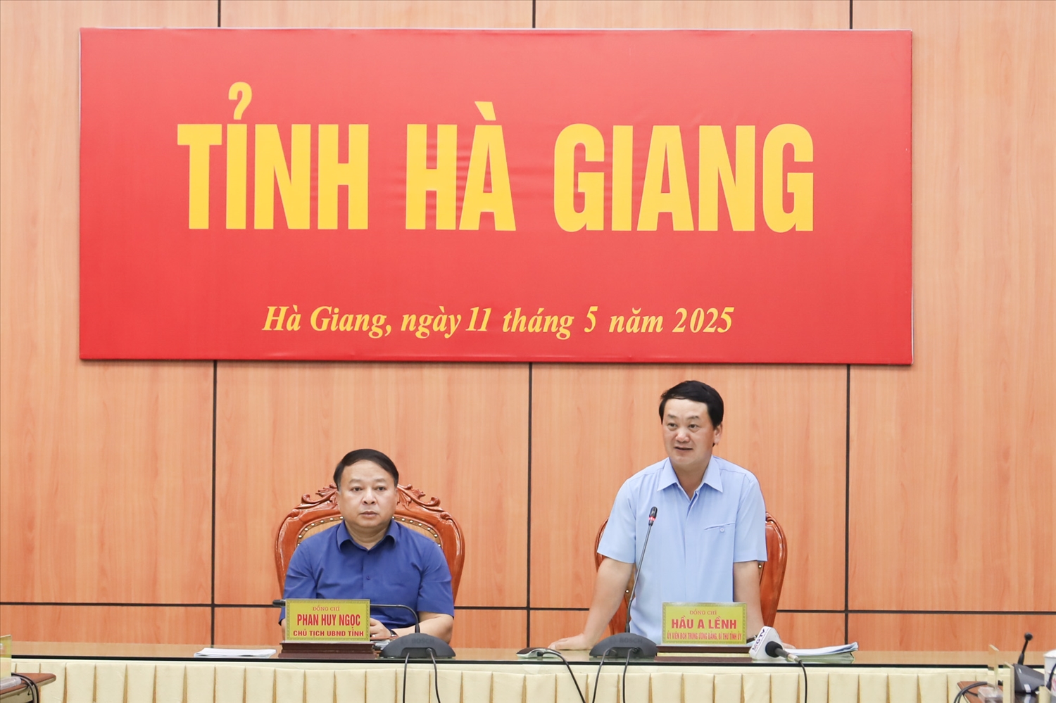 Bí thư Tỉnh ủy Hà Giang Hầu A Lềnh phát biểu chỉ đạo đối với các thành viên Ban Chỉ đạo triển khai xóa nhà tạm, nhà dột nát của tỉnh Hà Giang