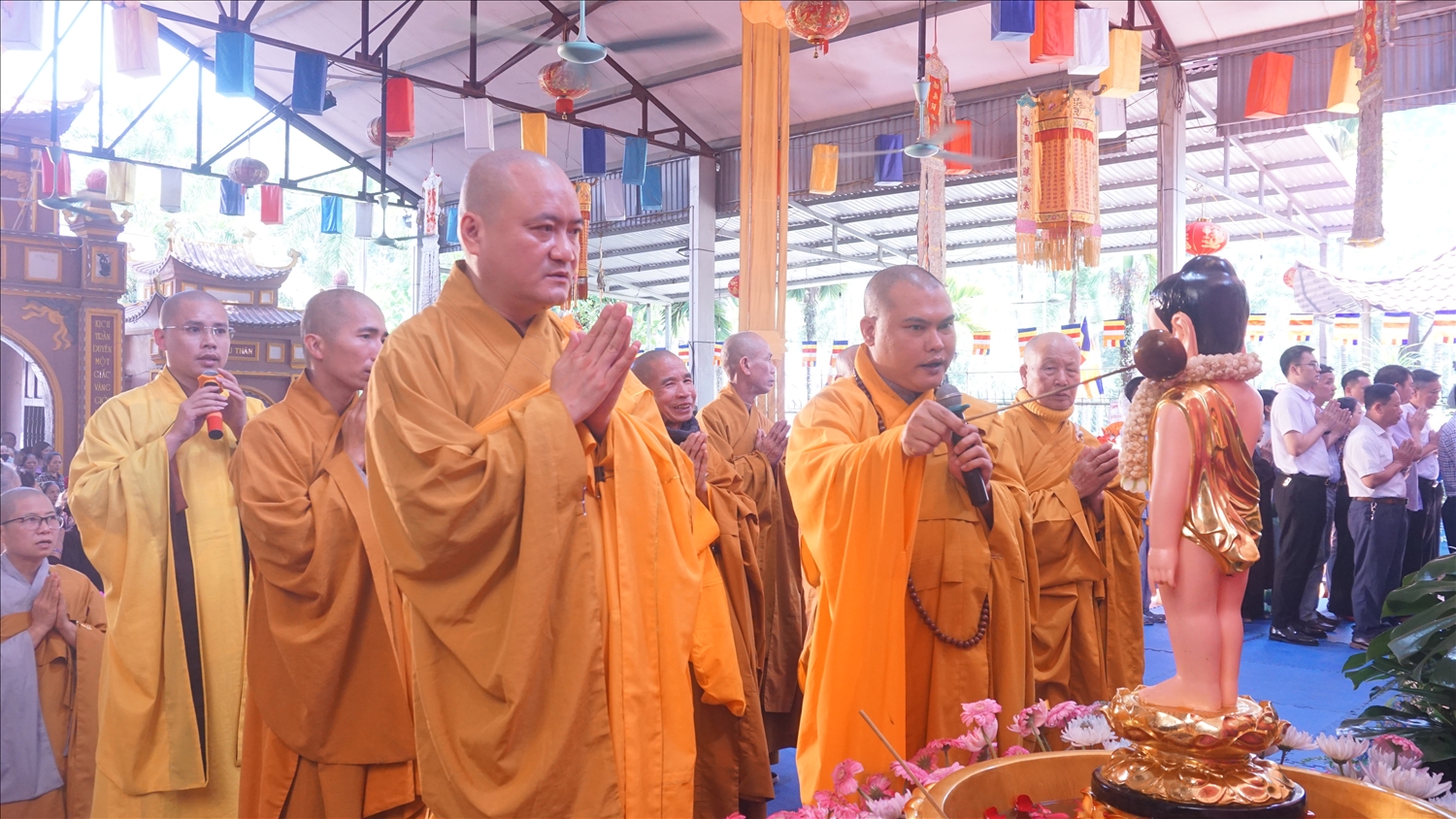 Nghi thức tắm phật truyền thống