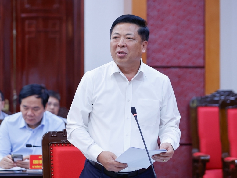 Bộ trưởng Bộ Xây dựng Trần Hồng Minh phát biểu tại cuộc họp - Ảnh: VGP/Nhật Bắc