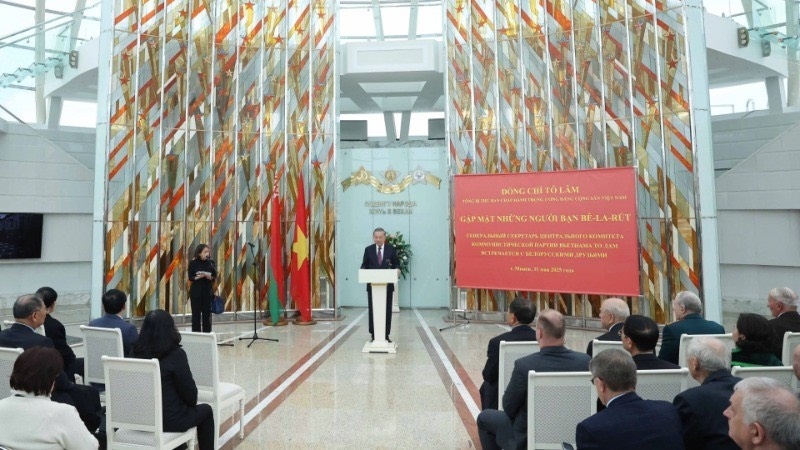 Tổng Bí thư Tô Lâm phát biểu tại buổi gặp mặt các cựu quân nhân, chuyên gia Belarus và những người bạn Belarus từng có đóng góp nổi bật cho Việt Nam. (Ảnh: Thống Nhất/TTXVN)