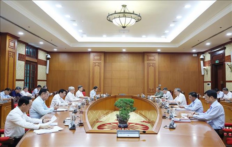 Tổng Bí thư Tô Lâm chủ trì cuộc họp Ban Bí thư về việc triển khai và tình hình lấy ý kiến nhân dân, các ngành, các cấp về nội dung sửa đổi, bổ sung một số điều của Hiến pháp năm 2013